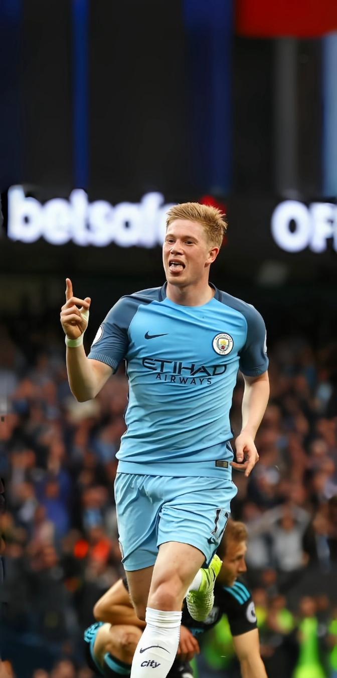 九游平台游戏下载中心德布劳内回归赛场，问鼎冠军首场状态亮眼，老鹰观众沸腾！的简单介绍