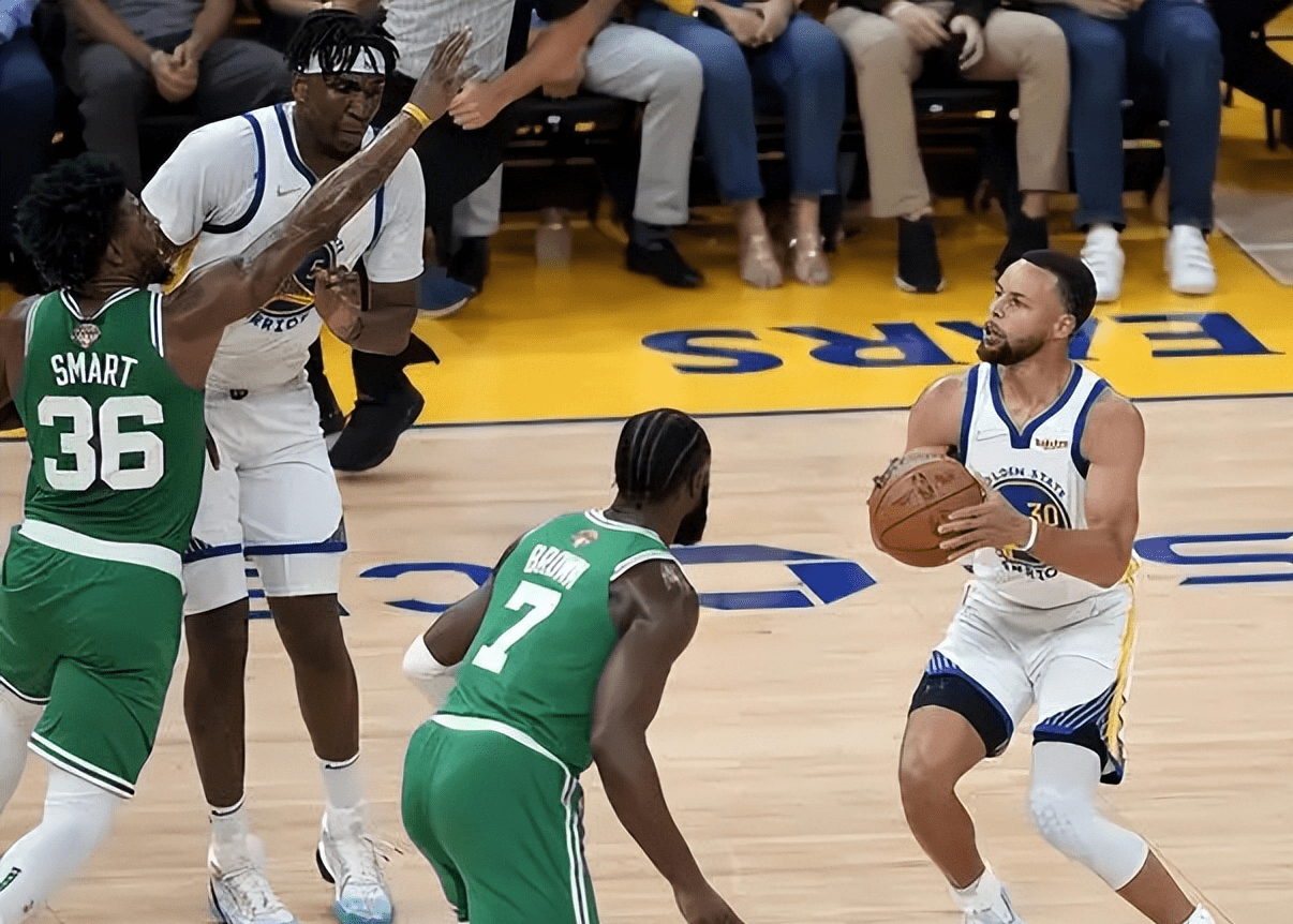 关于葡萄牙体育训练开放日；加时末段豪取连胜引欢呼；NBA常规赛在即；团队化学反应显著的信息