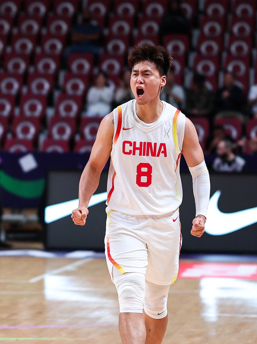 包含加时末段北京首钢备战CBA常规赛；再遭质疑细节曝光；态度坚定；年轻球员得到机会的词条